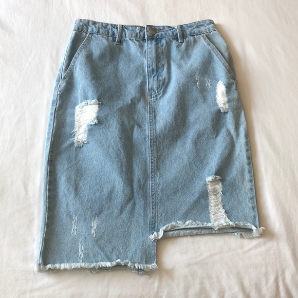 Distressed jean pencil skirt - Picture 2 of 4